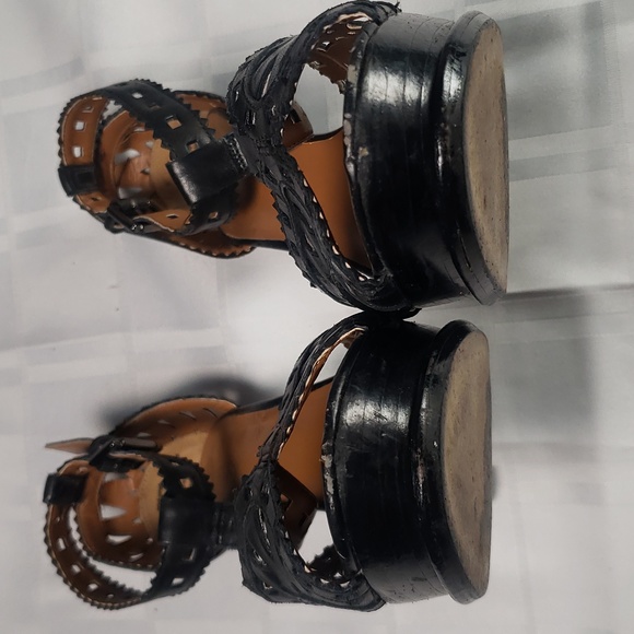 🧑🎄10/10🧑🎄Guess heels - Picture 6 of 6